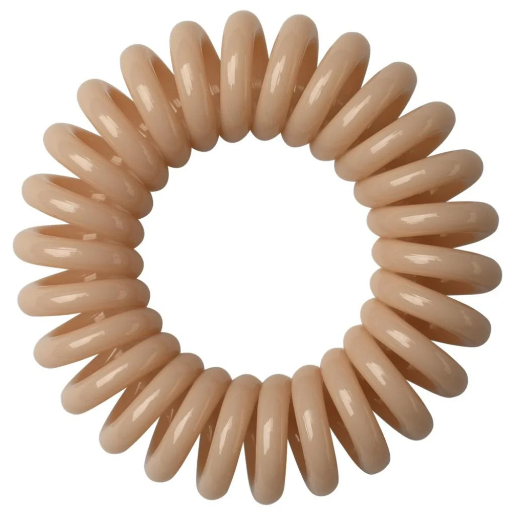 The Goomee Markless Hair Loop is your go-to hair tie, protecting from hair breakage and stress fractures. Use these coil hair ties to protect the long-term health of your hair (4)